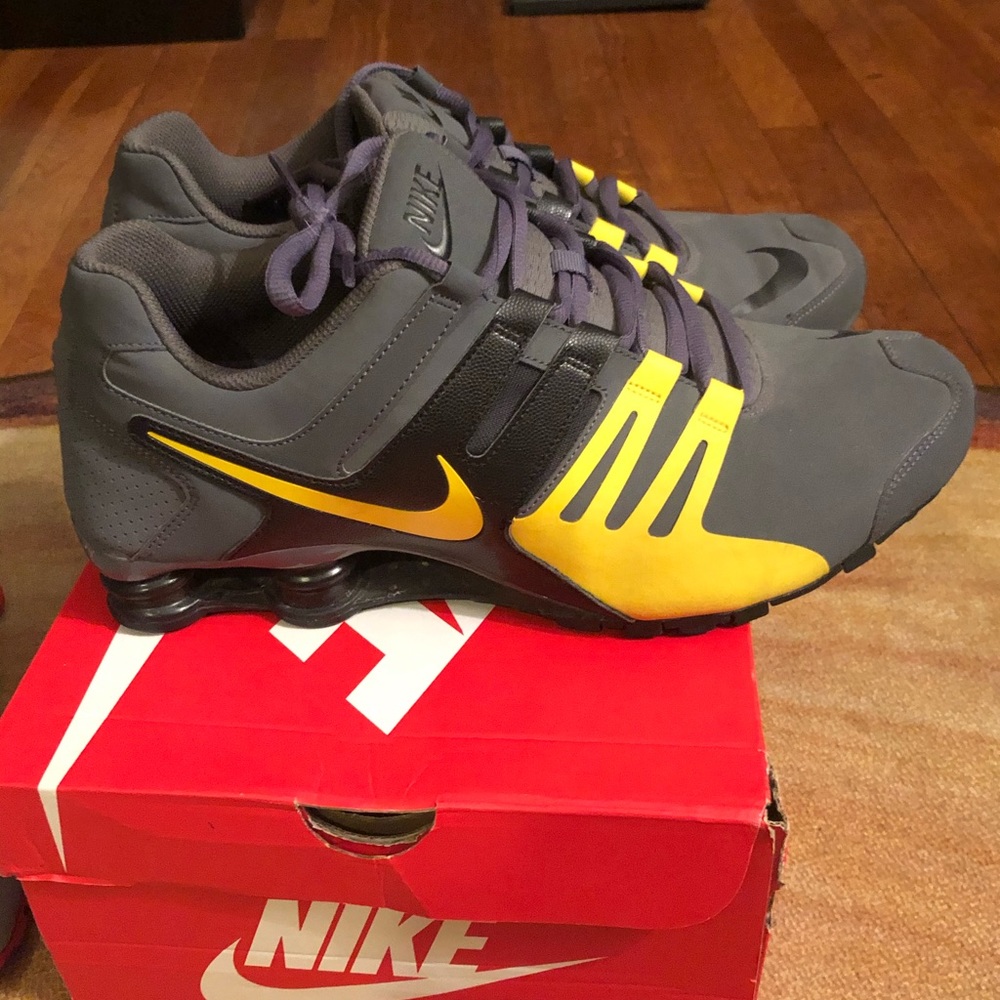 Men’s Nike Shox Size 12.